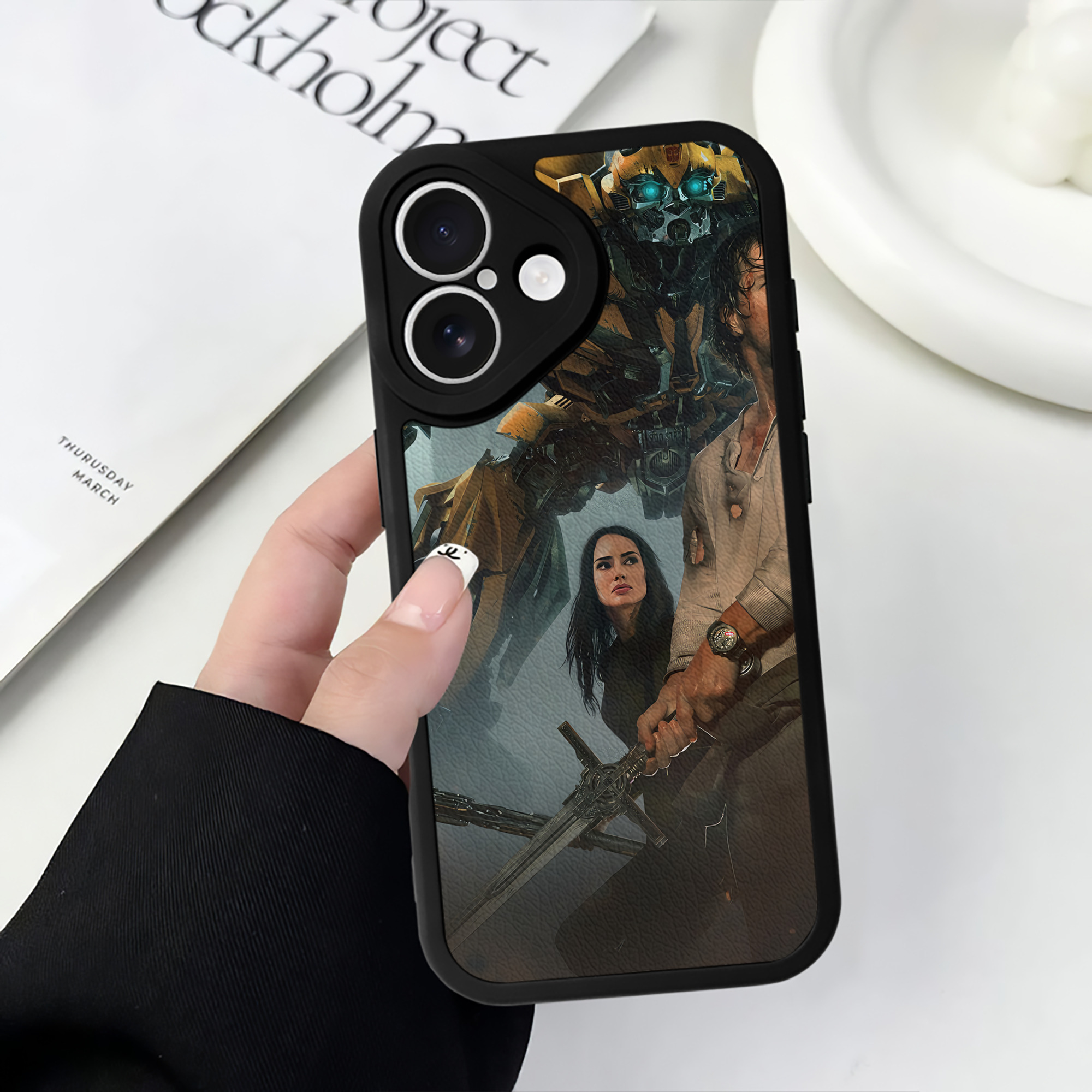（画像用） Transformers トランスフォーマー 【iPhone 16シリーズ対応】シリコンスマホケース（レザー調） 材質：シリコン